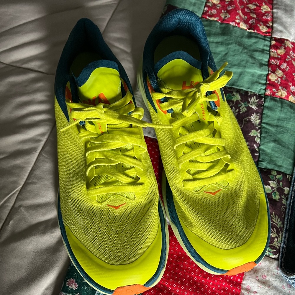 MAKE AN OFFER HOKA ONE ONE Zinal Neon Vibrant Running Sneakers - Picture 7 of 9